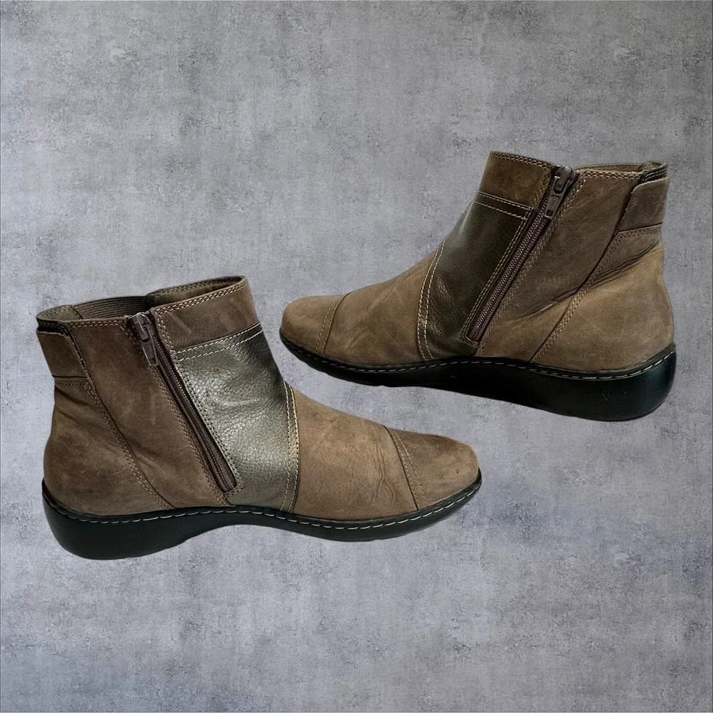 Clarks‎ Collection Cora Tropic Ankle Boots Womens 8.5 Brown Leather Suede